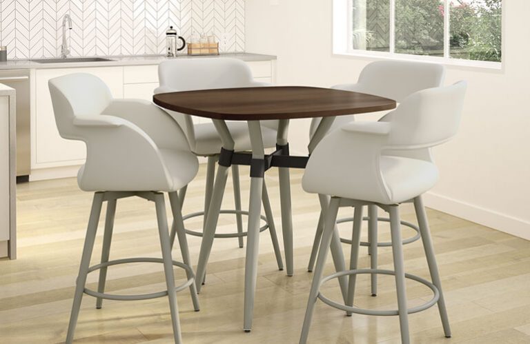 3 Ways That Bar Stools Are Better Than Chairs