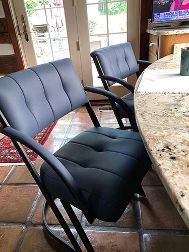 Lisa Furniture Modern Dining Chair with Curved Arms and Tufted Back and Seat