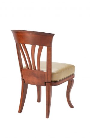 Darafeev's Nomad Maple Club Chair with Seat Cushion