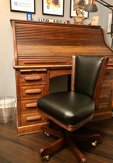 Darafeev's 615 Oak Flexback Swivel Adjustable Height Desk Game Chair in Tobacco Wood and Black Vinyl Seat Back Cushion