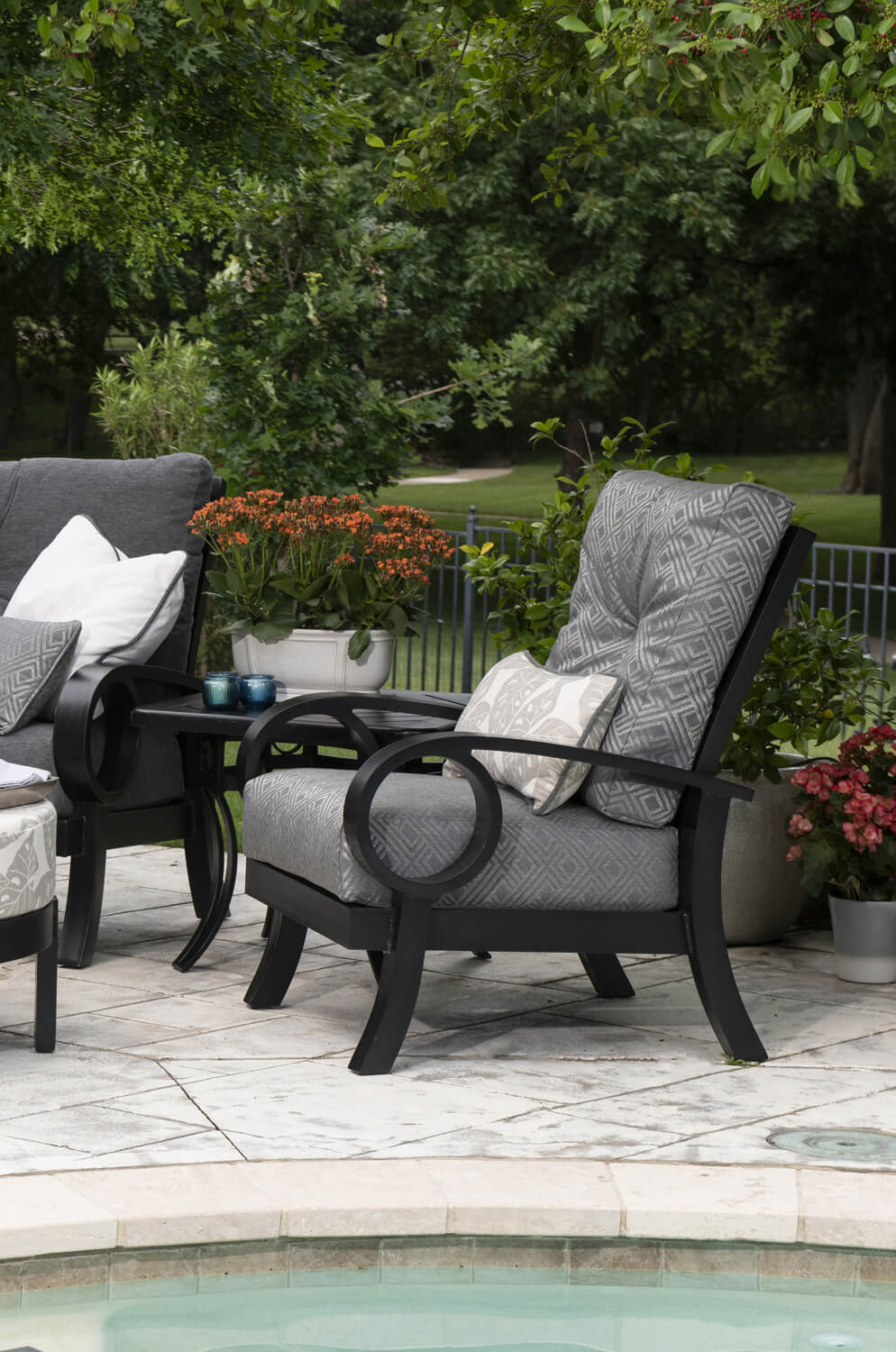 Mallin's Eclipse Dining Arm Chair Outdoor by the Pool